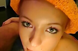 Mamma con saggy tette si film pono italiani masturba mentre in piedi su webcam