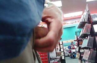 Un uomo che fa un Cooney e scopa una tintura bionda con un grosso video porno di attrici italiane famose cazzo vicino alle scale